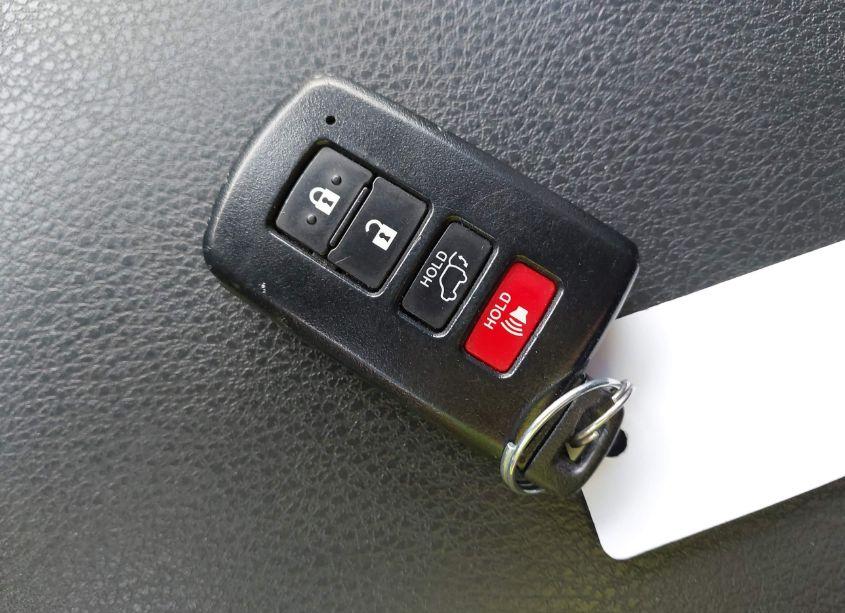 Photo 11 of 2019 Toyota Highlander XLE (VIN 5TDJZRFH4KS931421)