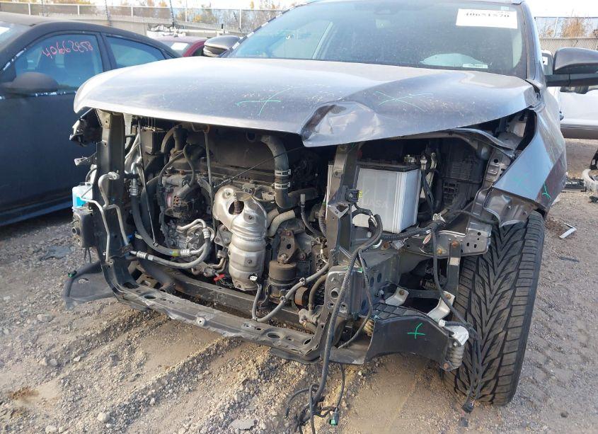 Photo 6 of 2019 Toyota Highlander XLE (VIN 5TDJZRFH4KS931421)