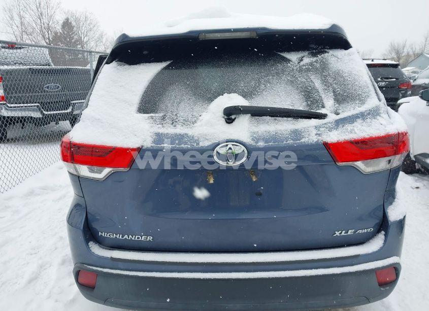 Photo 16 of 2019 Toyota Highlander XLE (VIN 5TDJZRFH4KS999914)