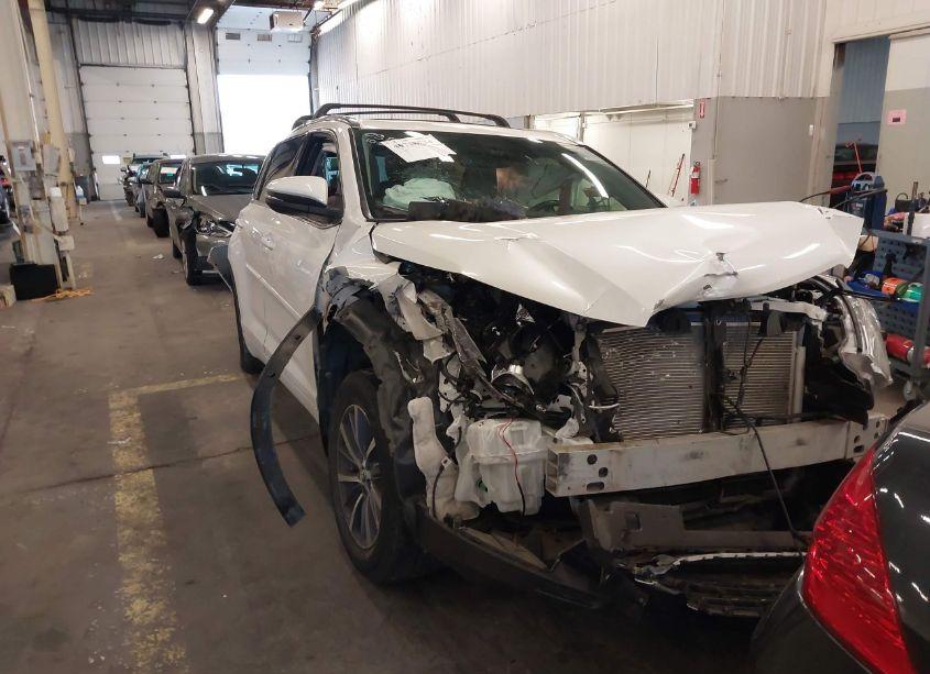 2017 Toyota Highlander XLE (VIN 5TDJZRFH5HS363236) main photo