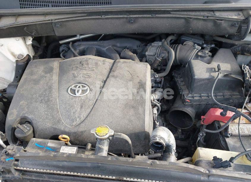 Photo 10 of 2017 Toyota Highlander XLE (VIN 5TDJZRFH5HS368260)