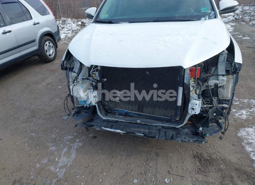 Photo 6 of 2017 Toyota Highlander XLE (VIN 5TDJZRFH5HS368260)