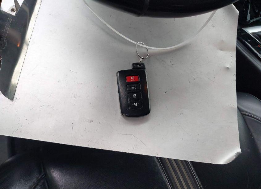 Photo 11 of 2017 Toyota Highlander SE (VIN 5TDJZRFH5HS385320)