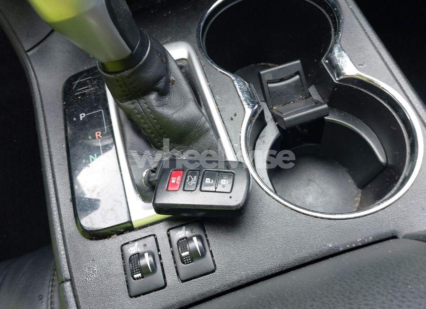 Photo 11 of 2017 Toyota Highlander XLE (VIN 5TDJZRFH5HS440414)