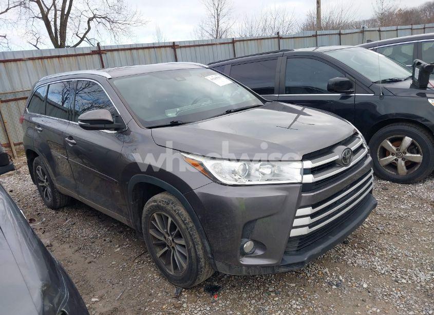 Photo 14 of 2017 Toyota Highlander XLE (VIN 5TDJZRFH5HS440414)
