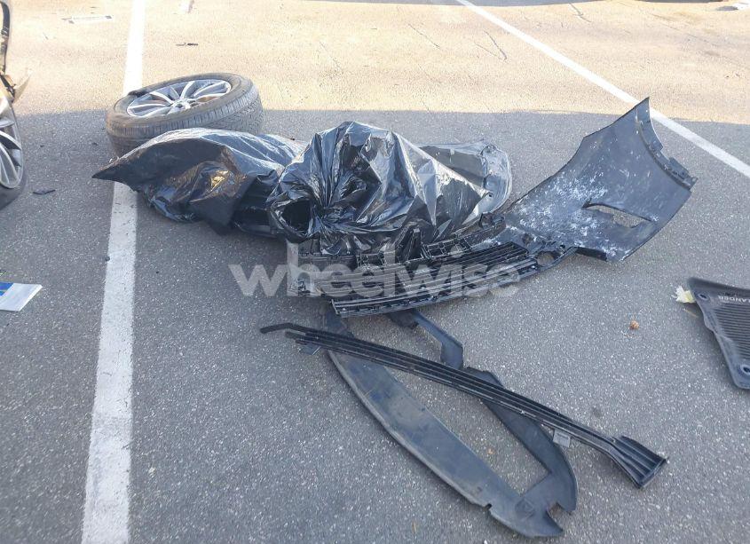 Photo 11 of 2018 Toyota Highlander XLE (VIN 5TDJZRFH5JS488842)