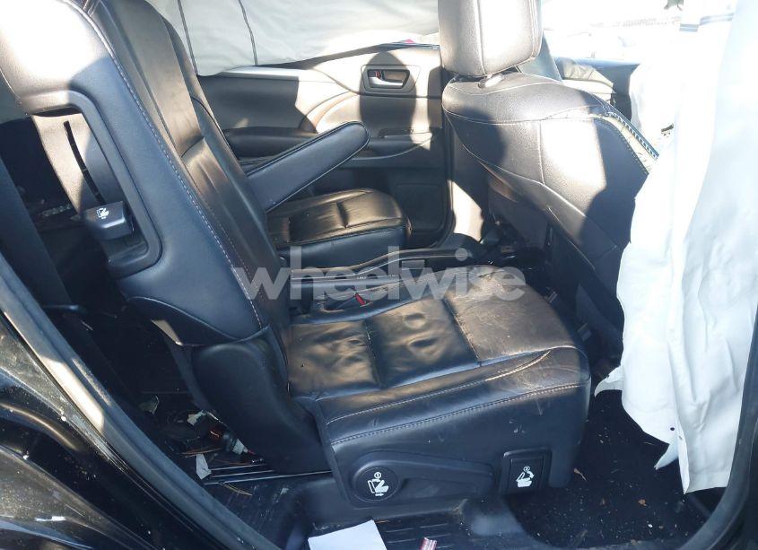 Photo 8 of 2018 Toyota Highlander XLE (VIN 5TDJZRFH5JS488842)