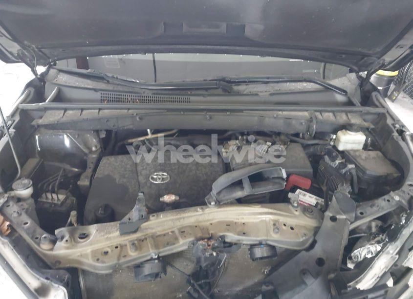 Photo 10 of 2018 Toyota Highlander XLE (VIN 5TDJZRFH5JS532919)