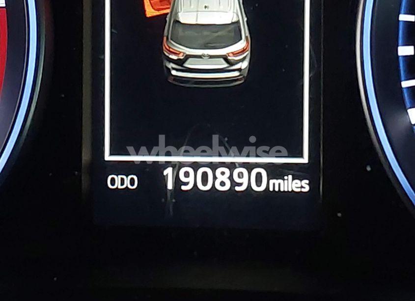 Photo 15 of 2018 Toyota Highlander XLE (VIN 5TDJZRFH5JS532919)