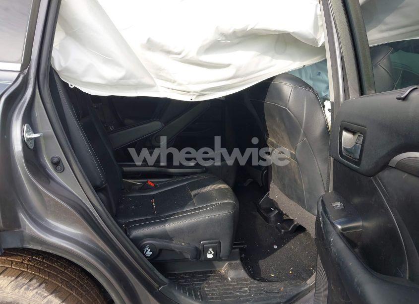 Photo 8 of 2018 Toyota Highlander SE (VIN 5TDJZRFH5JS895589)