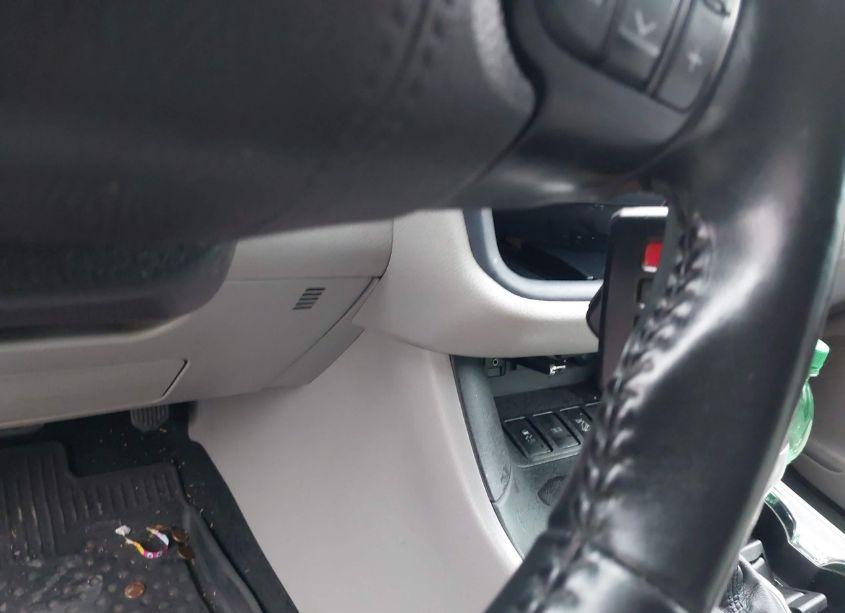 Photo 11 of 2019 Toyota Highlander XLE (VIN 5TDJZRFH5KS564982)