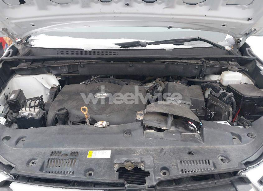 Photo 10 of 2019 Toyota Highlander XLE (VIN 5TDJZRFH5KS628096)