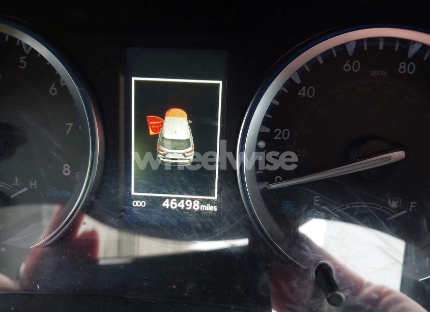 Photo 7 of 2019 Toyota Highlander XLE (VIN 5TDJZRFH5KS628096)