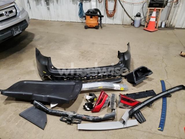 2019 TOYOTA HIGHLANDER SE N/A (VIN 5TDJZRFH5KS945019) main photo