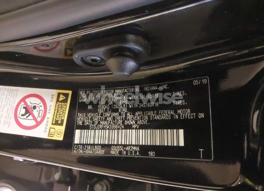 Photo 9 of 2019 Toyota Highlander XLE (VIN 5TDJZRFH5KS996424)