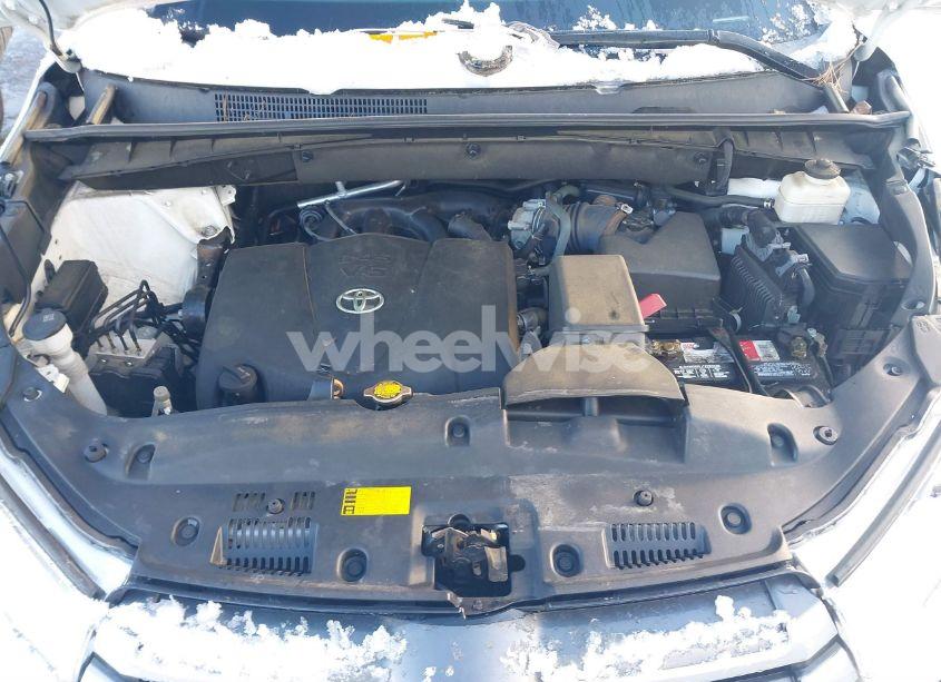 Photo 10 of 2017 Toyota Highlander XLE (VIN 5TDJZRFH6HS372754)