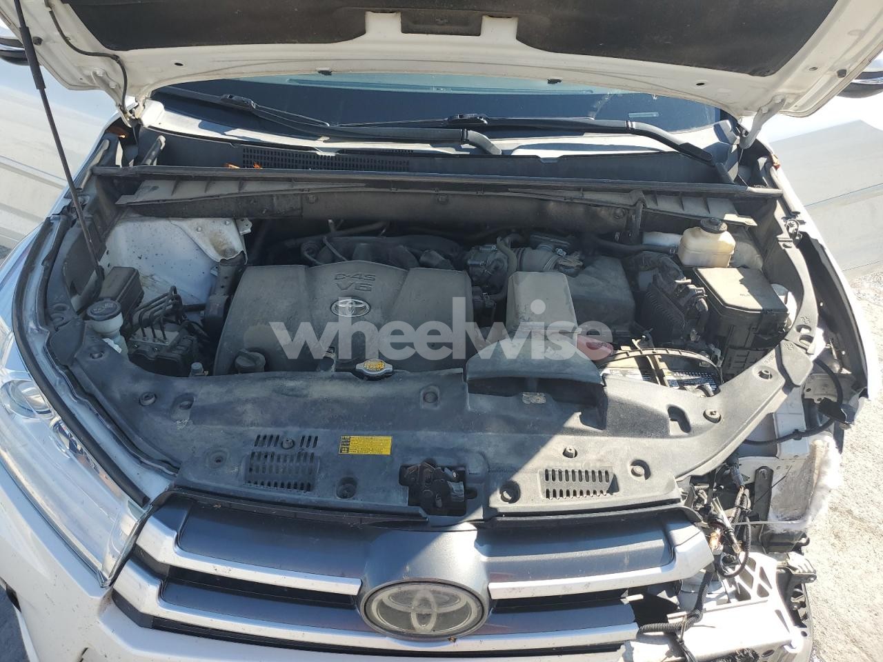 Photo 12 of 2017 TOYOTA HIGHLANDER SE N/A (VIN 5TDJZRFH6HS397282)