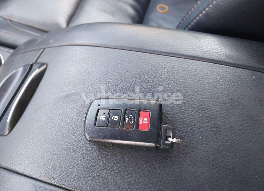 Photo 11 of 2017 Toyota Highlander XLE (VIN 5TDJZRFH6HS433746)