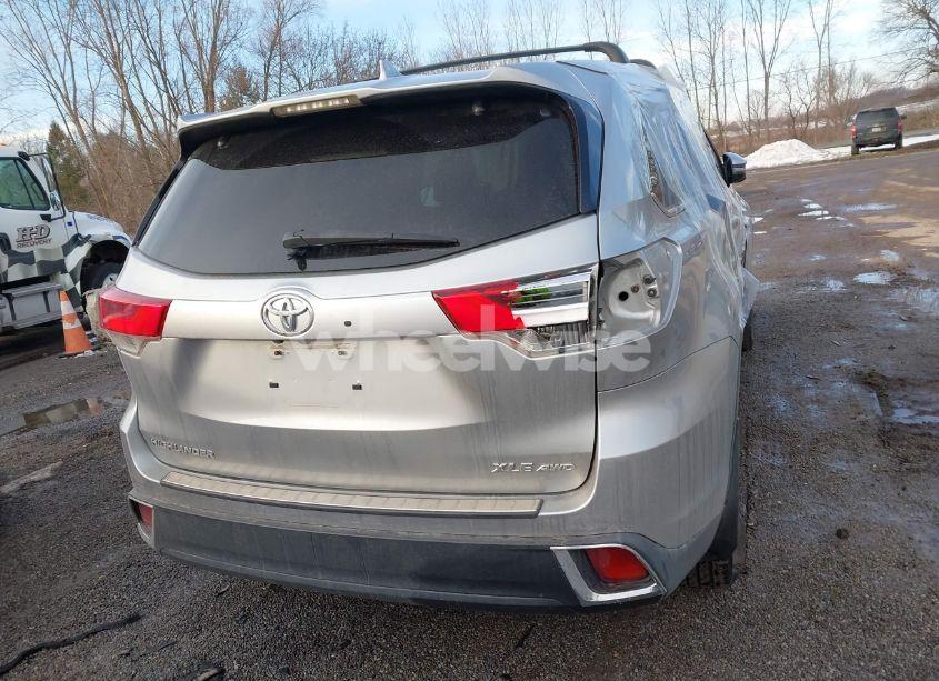 Photo 16 of 2017 Toyota Highlander XLE (VIN 5TDJZRFH6HS433746)
