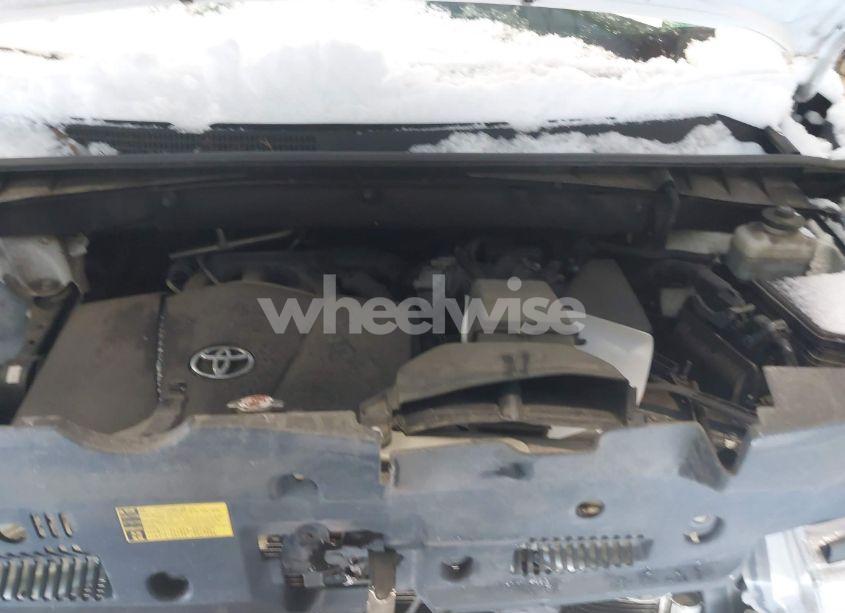 Photo 10 of 2018 Toyota Highlander XLE (VIN 5TDJZRFH6JS550331)