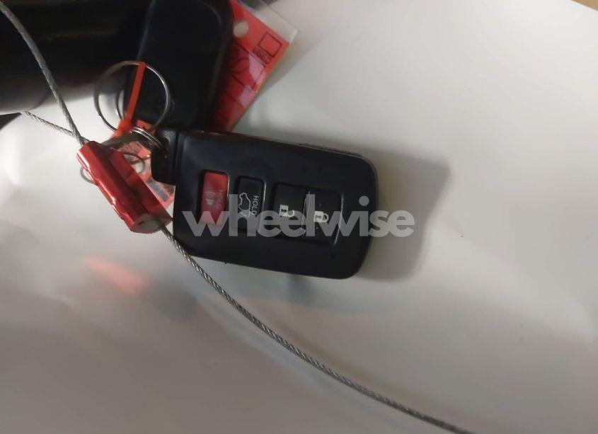 Photo 11 of 2018 Toyota Highlander XLE (VIN 5TDJZRFH6JS550331)