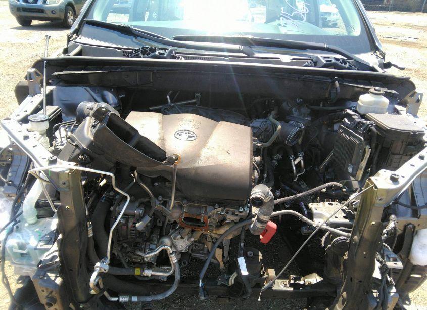 Photo 10 of 2018 Toyota Highlander XLE (VIN 5TDJZRFH6JS551382)