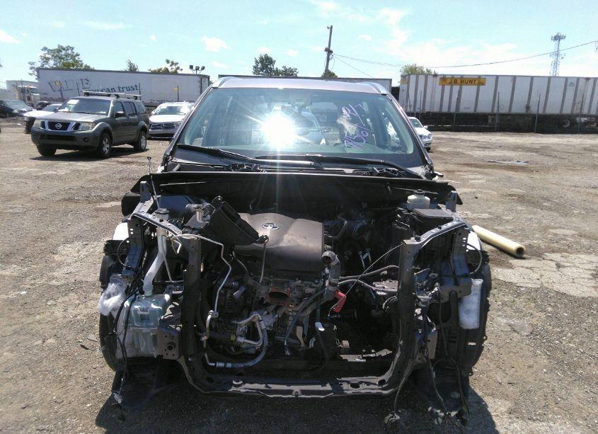 Photo 11 of 2018 Toyota Highlander XLE (VIN 5TDJZRFH6JS551382)