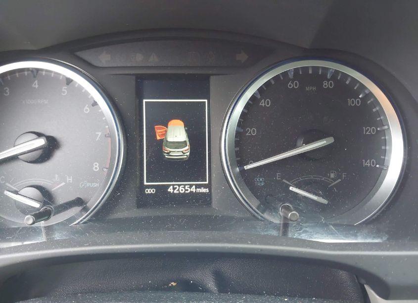 Photo 7 of 2018 Toyota Highlander XLE (VIN 5TDJZRFH6JS551883)