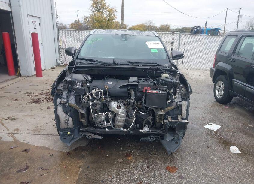 Photo 12 of 2018 Toyota Highlander XLE (VIN 5TDJZRFH6JS552676)