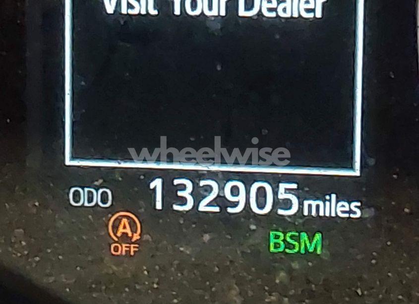 Photo 15 of 2018 Toyota Highlander SE (VIN 5TDJZRFH6JS843646)