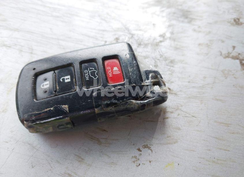 Photo 11 of 2018 Toyota Highlander XLE (VIN 5TDJZRFH6JS866800)