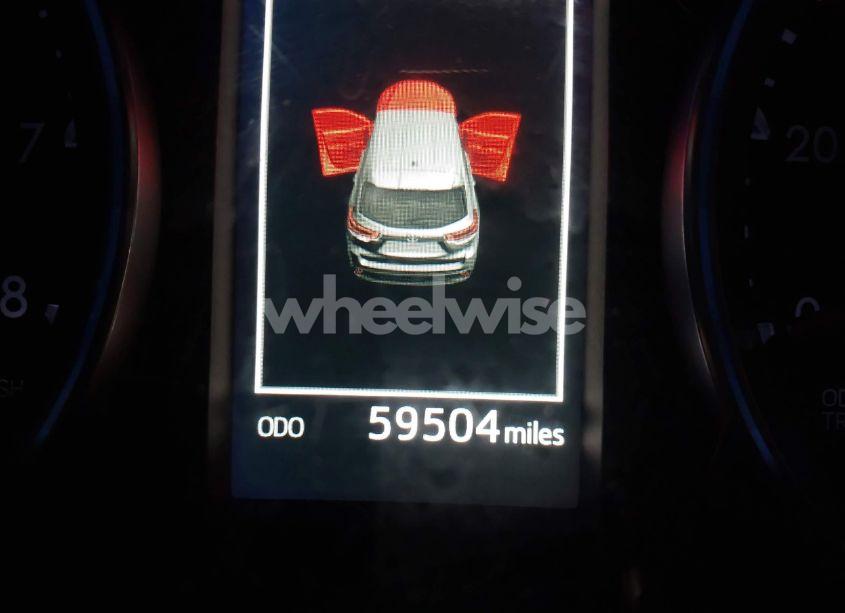 Photo 15 of 2018 Toyota Highlander XLE (VIN 5TDJZRFH6JS909161)