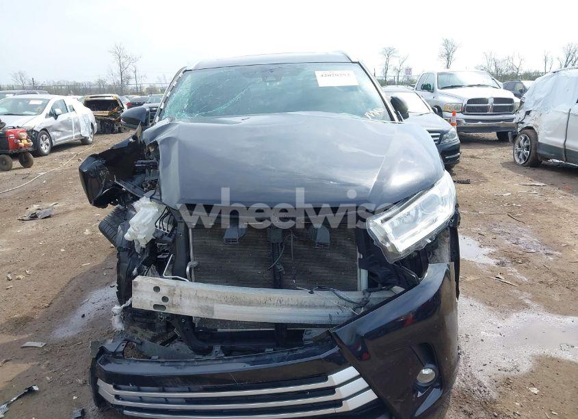 Photo 12 of 2019 Toyota Highlander XLE (VIN 5TDJZRFH6KS716980)
