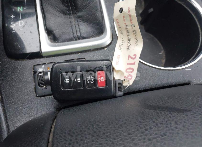 Photo 11 of 2019 Toyota Highlander XLE (VIN 5TDJZRFH6KS937740)