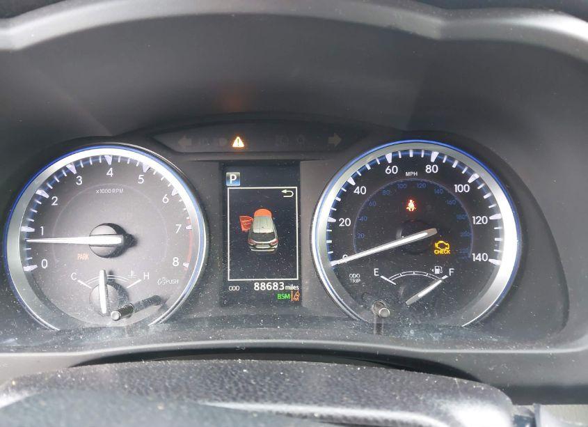 Photo 7 of 2019 Toyota Highlander XLE (VIN 5TDJZRFH6KS944588)
