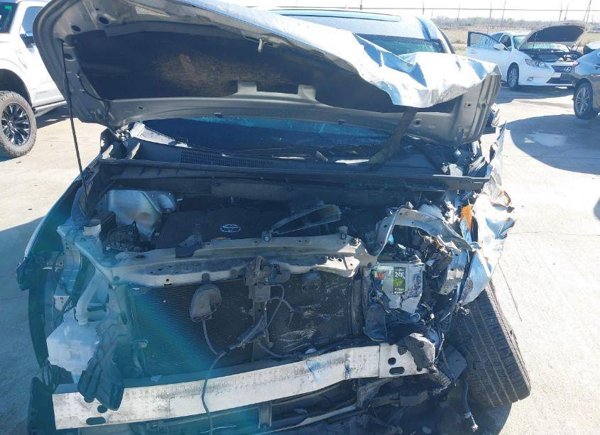 Photo 10 of 2017 Toyota Highlander XLE (VIN 5TDJZRFH7HS361665)