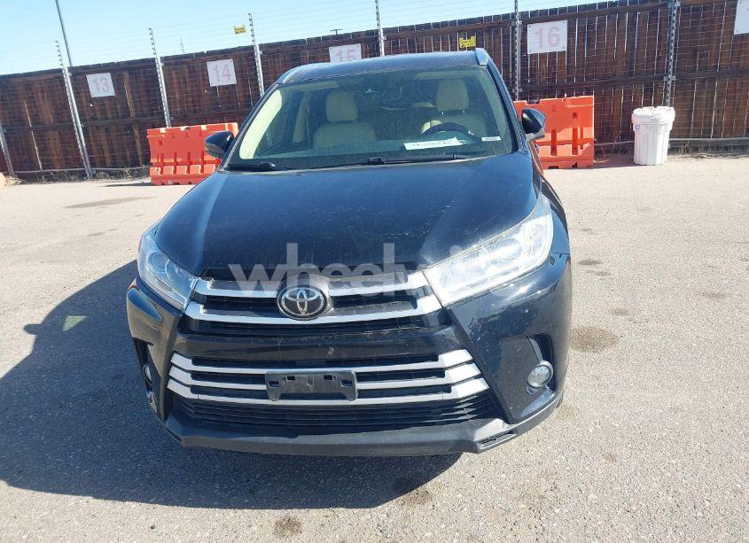 Photo 12 of 2017 Toyota Highlander XLE (VIN 5TDJZRFH7HS462950)