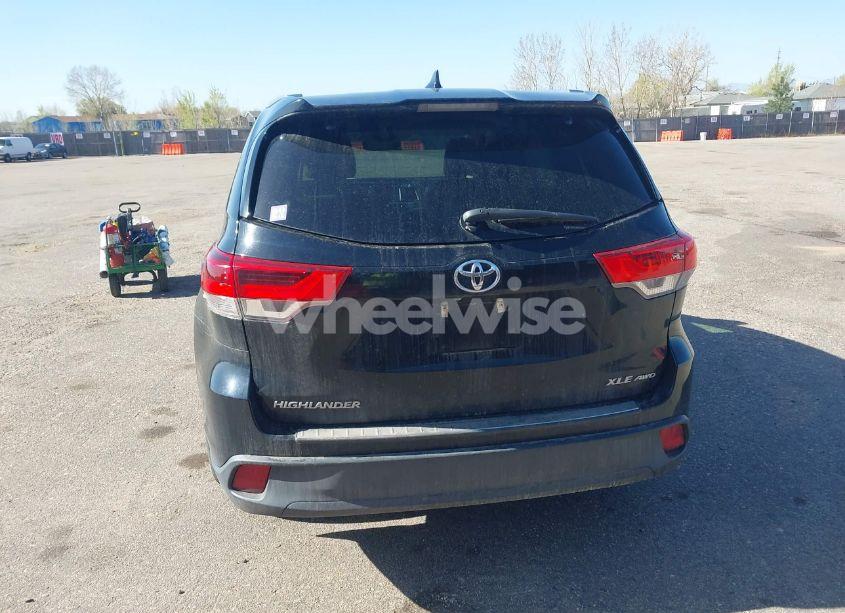 Photo 16 of 2017 Toyota Highlander XLE (VIN 5TDJZRFH7HS462950)