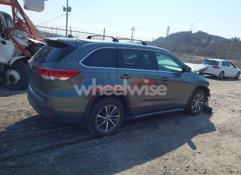 Photo 14 of 2017 Toyota Highlander XLE (VIN 5TDJZRFH7HS469915)