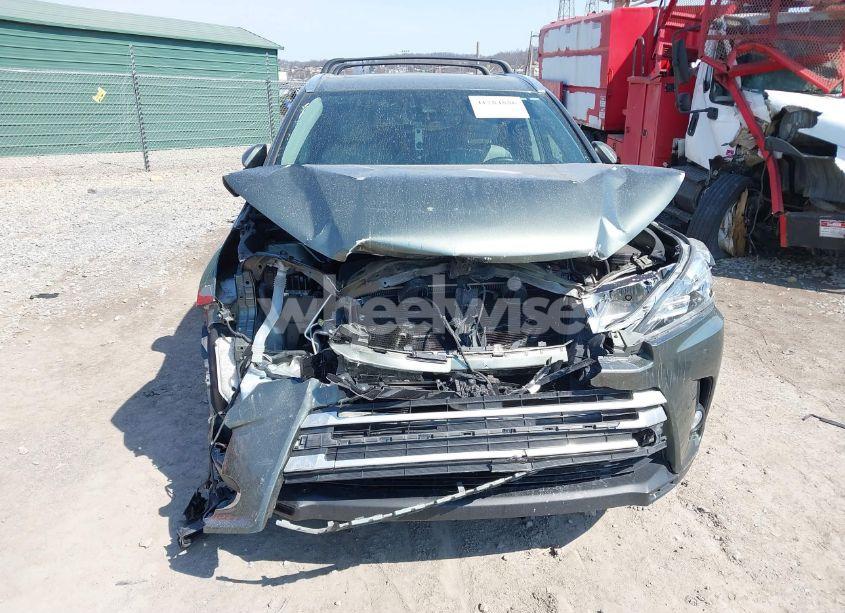 Photo 6 of 2017 Toyota Highlander XLE (VIN 5TDJZRFH7HS469915)