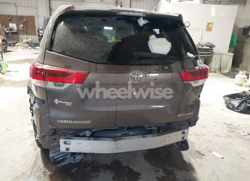 Photo 16 of 2017 Toyota Highlander XLE (VIN 5TDJZRFH7HS478100)