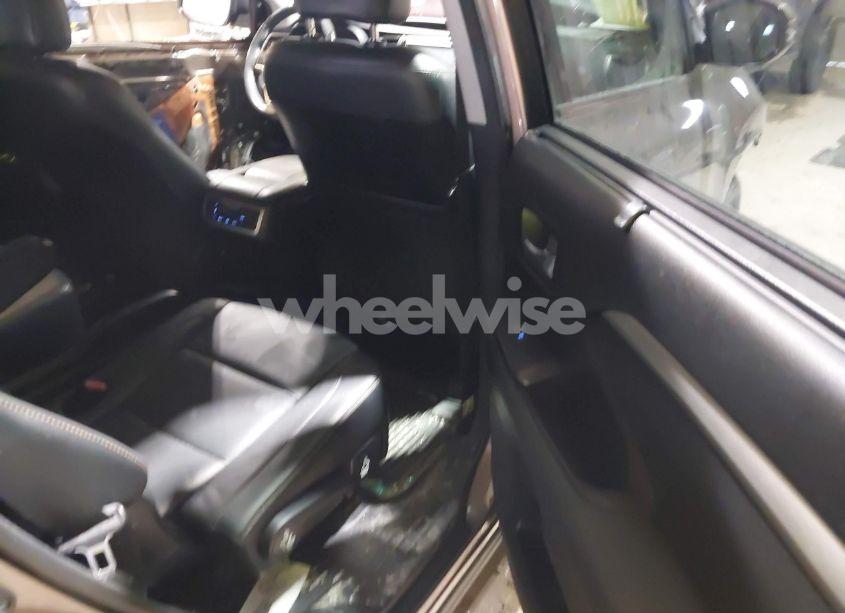 Photo 8 of 2017 Toyota Highlander XLE (VIN 5TDJZRFH7HS478100)