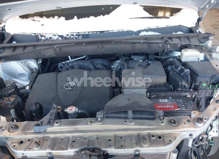 Photo 10 of 2018 Toyota Highlander SE (VIN 5TDJZRFH7JS550922)
