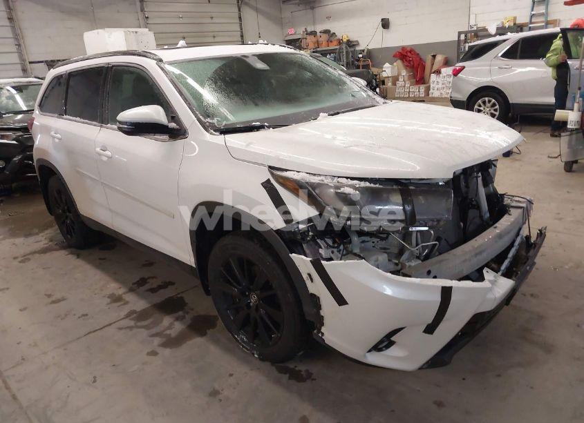 2019 Toyota Highlander SE/XLE (VIN 5TDJZRFH7KS944504) main photo