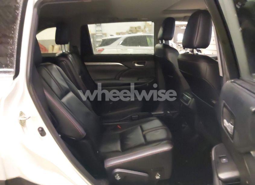 Photo 8 of 2019 Toyota Highlander SE/XLE (VIN 5TDJZRFH7KS944504)