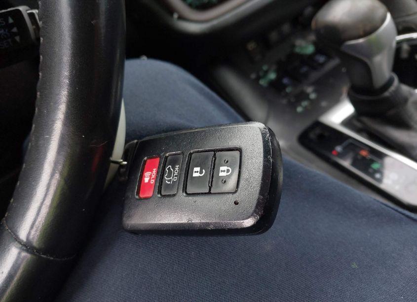 Photo 11 of 2017 Toyota Highlander XLE (VIN 5TDJZRFH8HS384646)