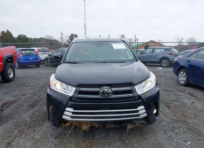 Photo 12 of 2017 Toyota Highlander XLE (VIN 5TDJZRFH8HS384646)