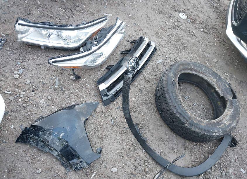 Photo 12 of 2017 Toyota Highlander XLE (VIN 5TDJZRFH8HS396067)