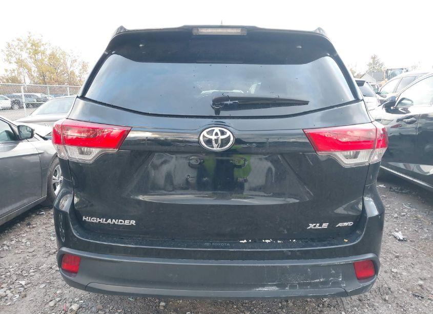 Photo 17 of 2017 Toyota Highlander XLE (VIN 5TDJZRFH8HS396067)