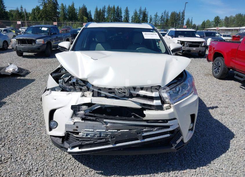 Photo 12 of 2017 Toyota Highlander XLE (VIN 5TDJZRFH8HS427544)